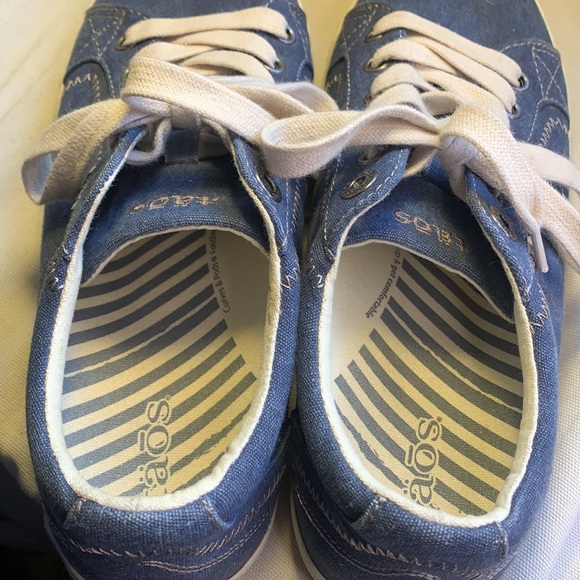 Taos denim jean almost NEW sneakers worn once! EUC - Picture 11 of 16